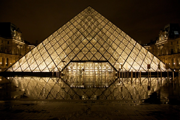 louvre-pyramid_1